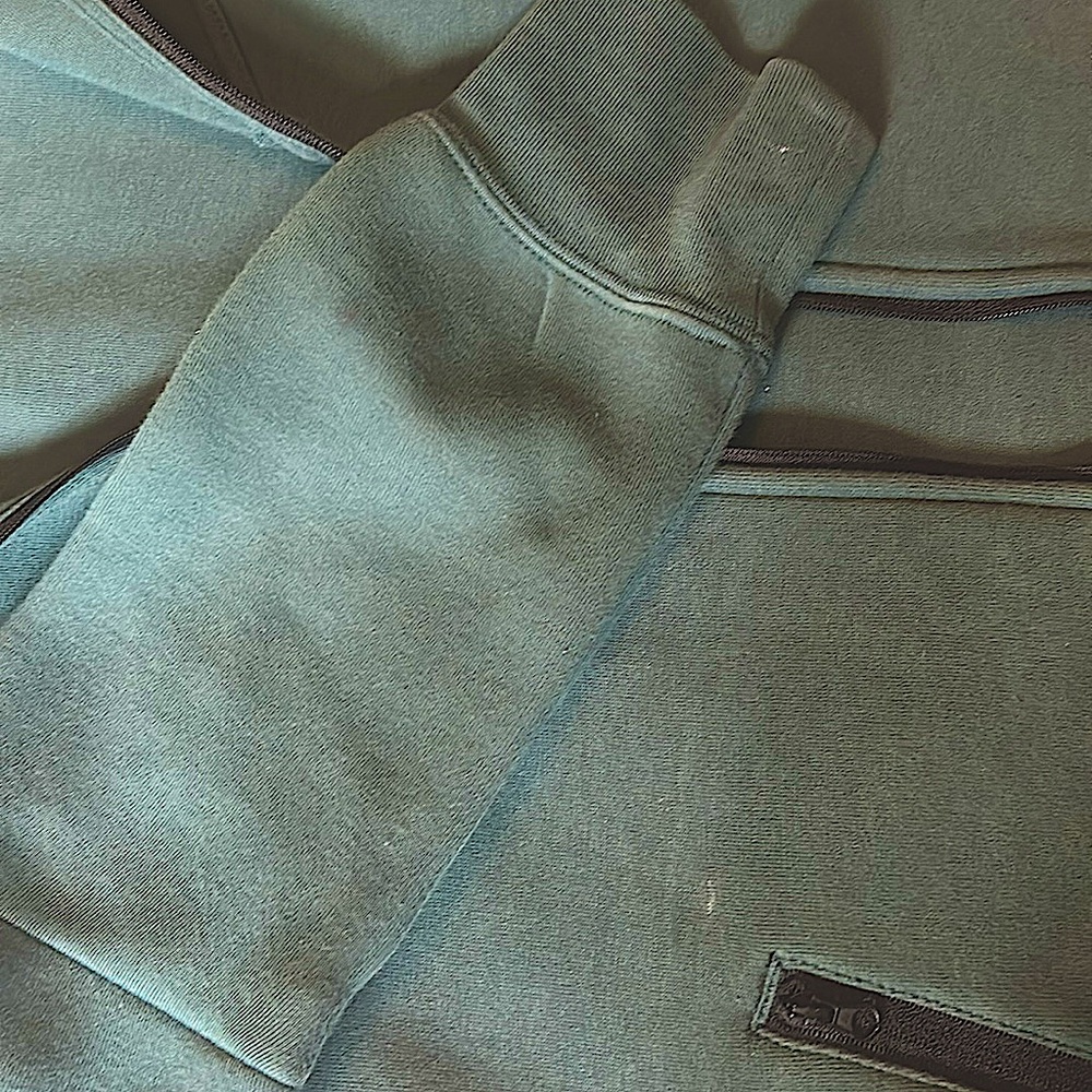 Green Nike tech 🫶 - Picture 9 of 9